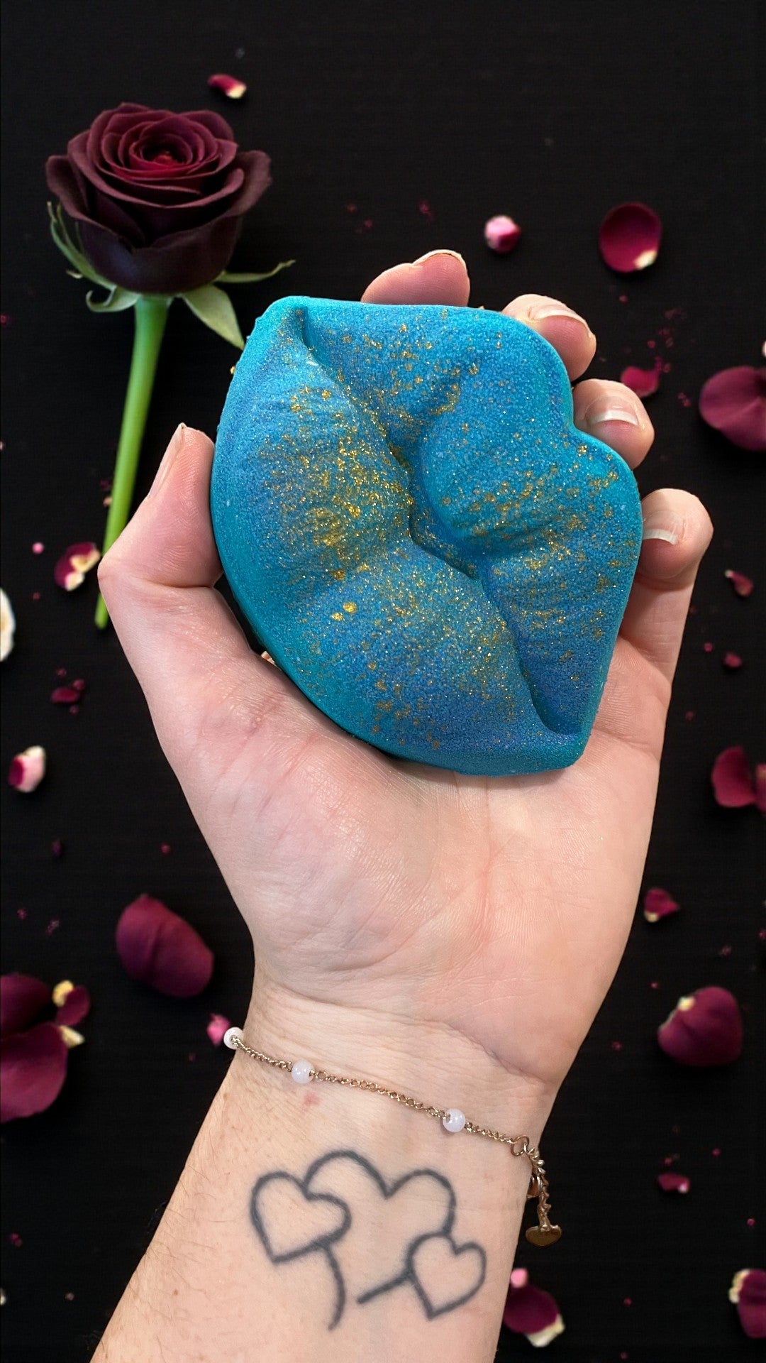 Kisses ~ Luxe Bath Bomb
