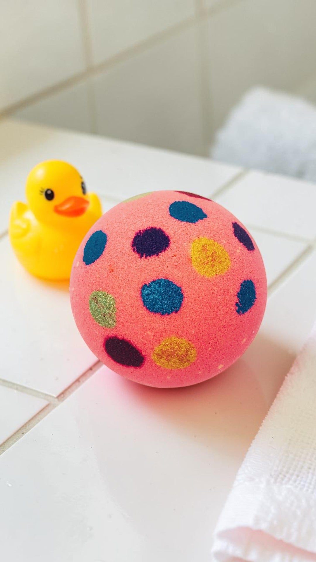 Bubble Gum ~ Bath Bomb
