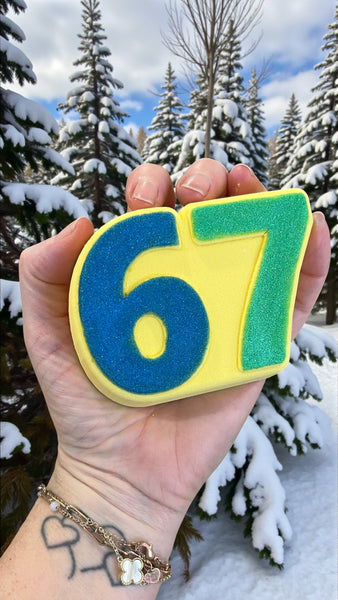 67 Luxe Bath Bomb